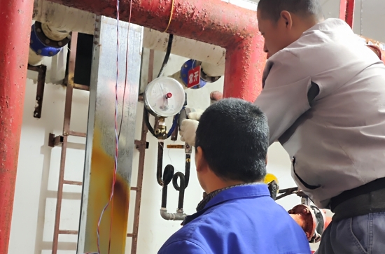 消防施工低壓壓力開關和電接點壓力表的區(qū)別